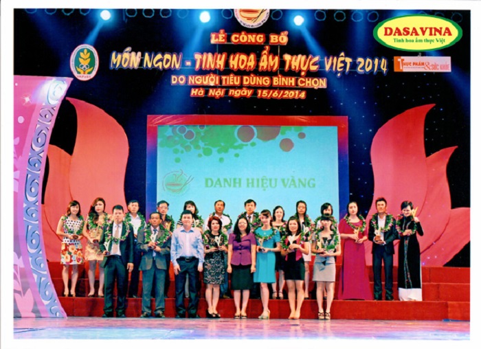 DASAVINA nhận danh hiệu vàng món ngon tinh hoa ẩm thực 2014 cho món Cá kho làng Vũ Đại và món Chả mực Hạ Long